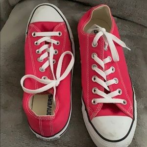 Converse sneakers size 9 mint condition!!